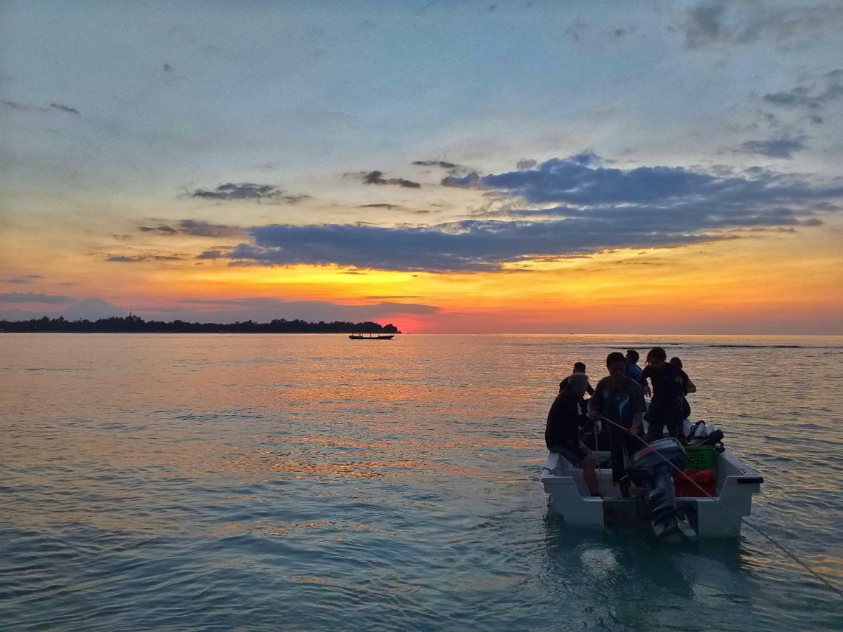 Divine Divers Gili Meno Exteriör bild